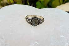 Load image into Gallery viewer, Labradorite Sterling Silver Ring