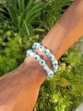 Load image into Gallery viewer, Evil Eye Glass Bead Stretch Bracelet White